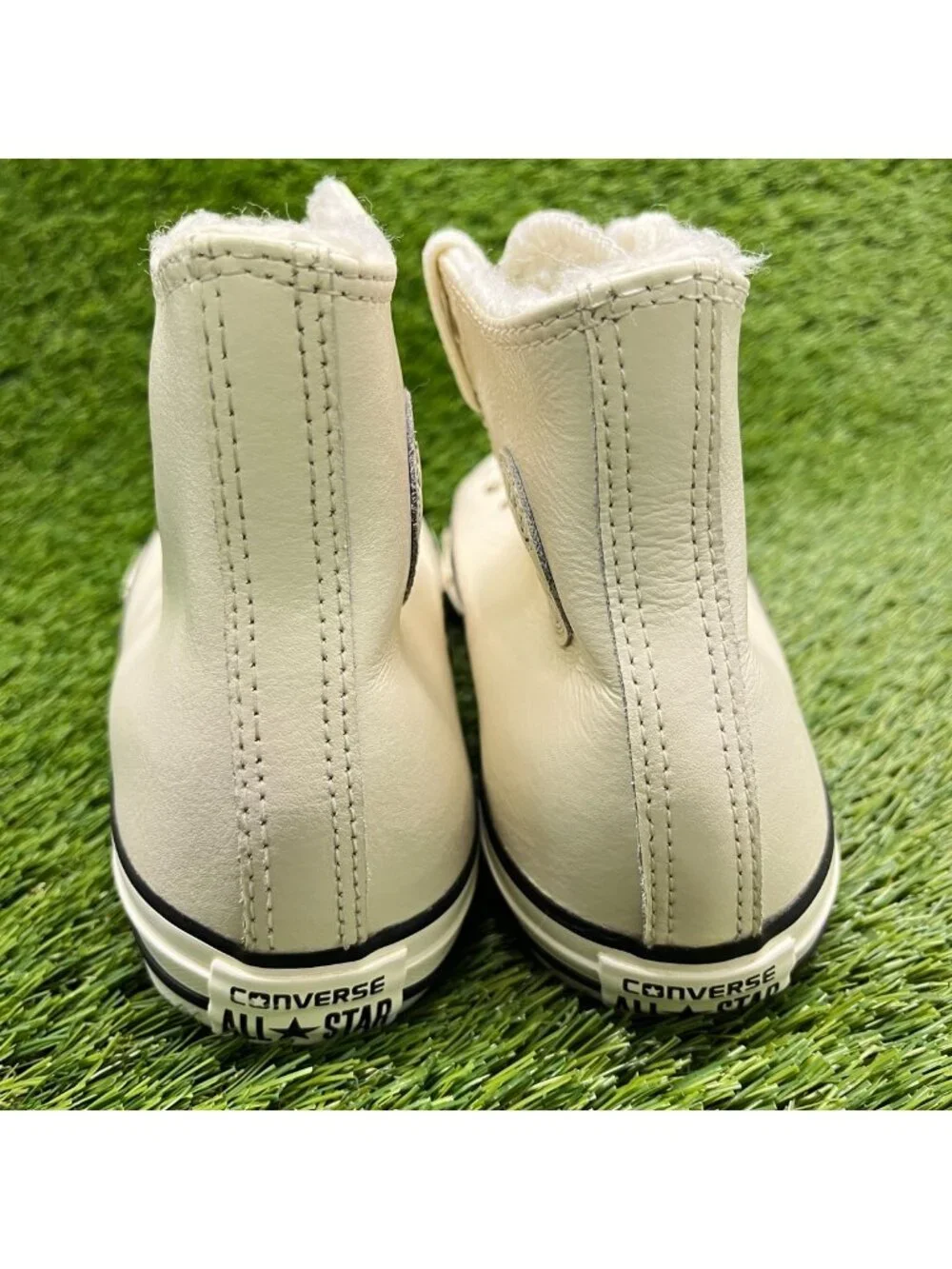 Converse Chuck Taylor All Star Winter Boys Size 6Y Ivory Athletic Shoes Sneakers